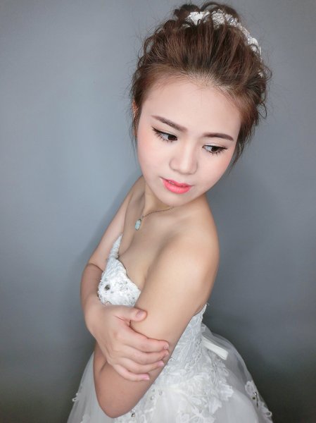 高级化妆师婚礼跟妆